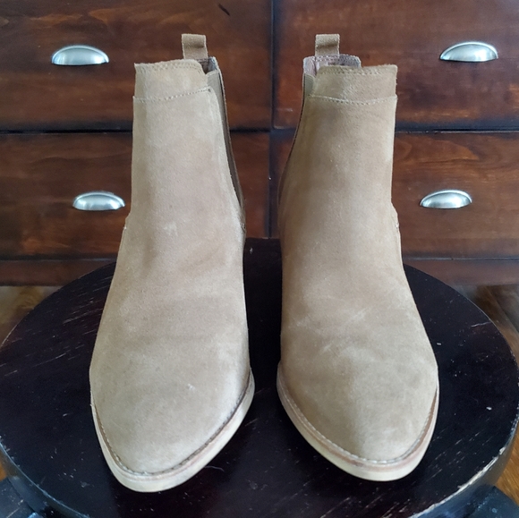 Crevo suede chestnut Chelsea boot - Picture 2 of 10